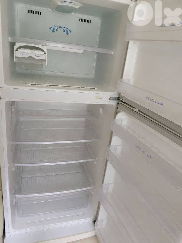for sale Samsung Refrigerator – Clean & Reliable 3
