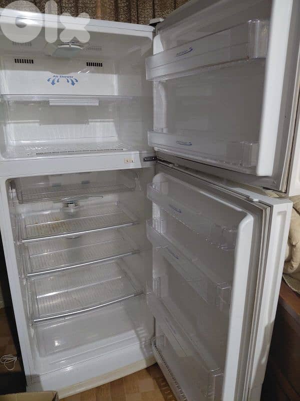 for sale Samsung Refrigerator – Clean & Reliable 8