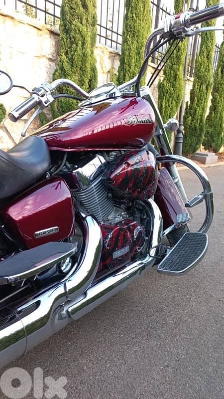 Honda shadow 750cc in excellent condition low mileage like new 1