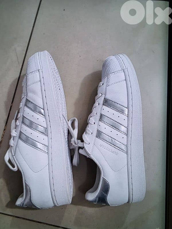 Adidas shoes size 41.5 2