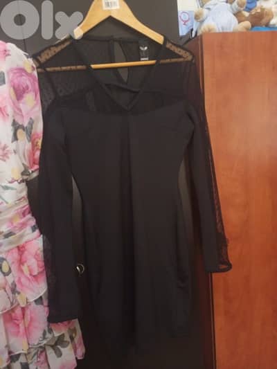 beautiful dresses 15$ each medium
