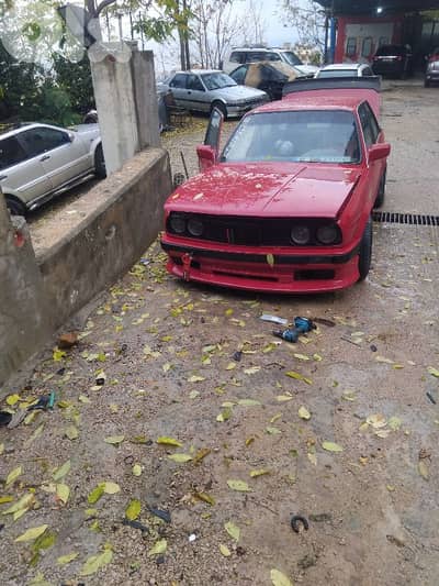 بي ام دبليو الفئة 1 1900