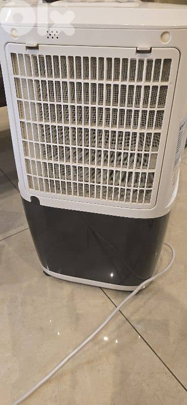Air dehumidifier