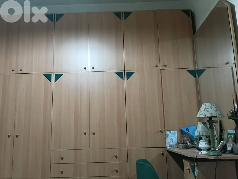 full bedroom (2 single beds, closet, tables) 1