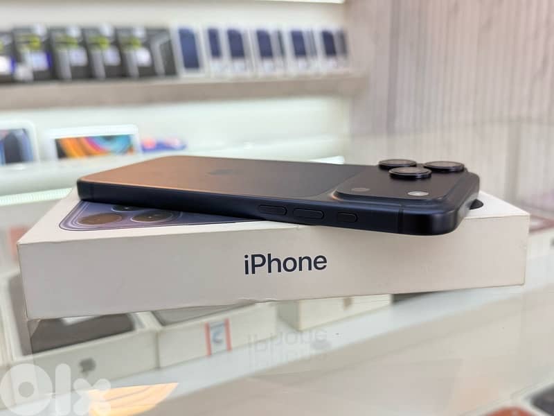 IPhone 17 pro max 512 Gb Like new in excellent condition Price 3