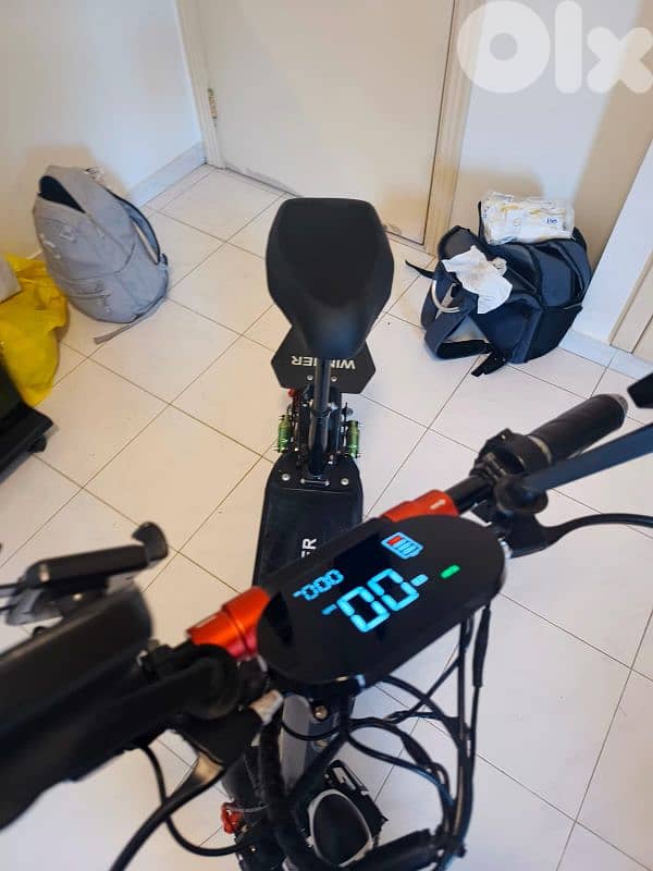 electric scooter negotiable 4