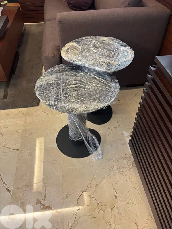 set of 2 tables 2