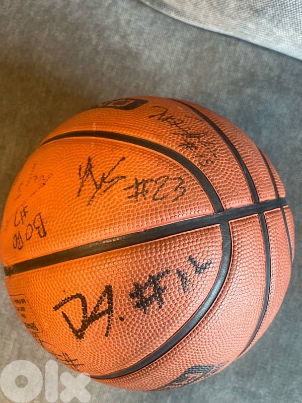 sagesse signed ball + jerseys slightly used 1