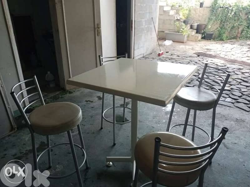 High table + bar stools 1