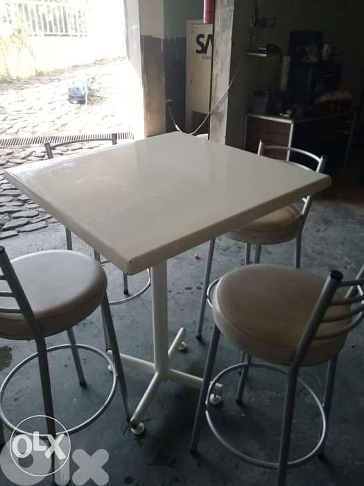 High table + bar stools 4