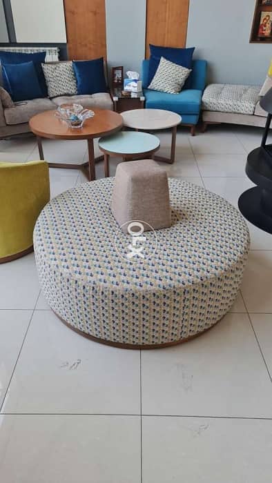 Premium central couch 0