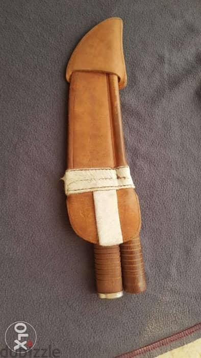 Butcher's knife with a sharpener 3