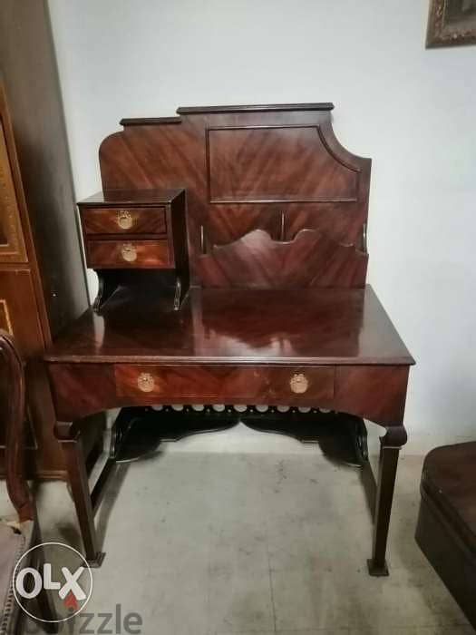 مكتب desk سكرتير ولا اروع فرنسي من اجمل القطع ناعم روعة 0