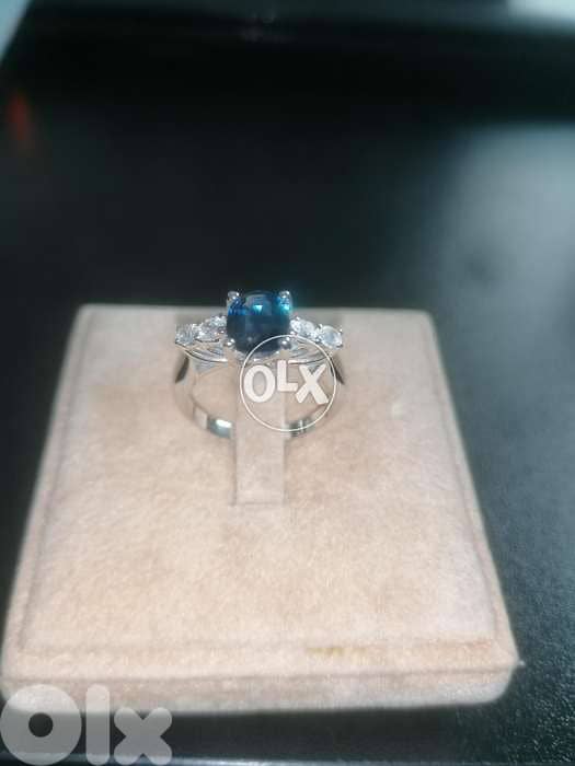 Natural diamond and saphire ring 3