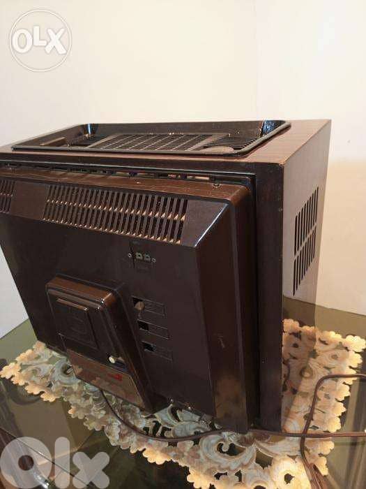 Vintage Antique and Rare TV 1957 Voxson 2