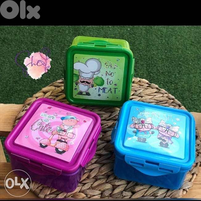 Sweet colorful kids tapperwers 1 for 2$ 0