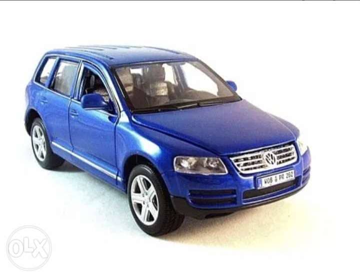 VW Touareg diecast car model 1:24. 2