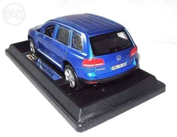 VW Touareg diecast car model 1:24. 3