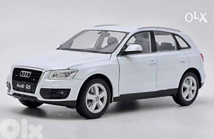 Audi Q5 diecast car model 1:24. 0