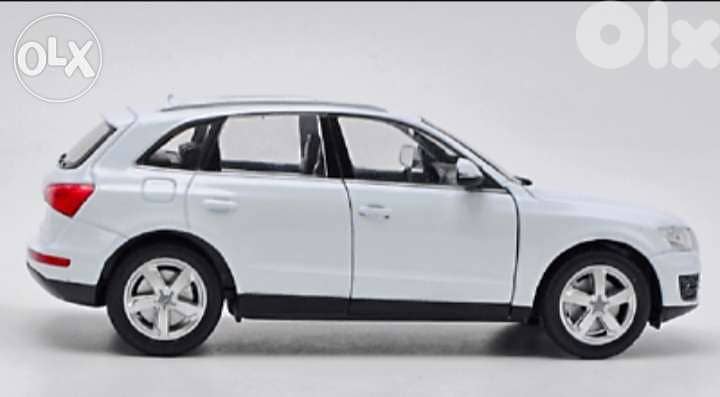 Audi Q5 diecast car model 1:24. 1