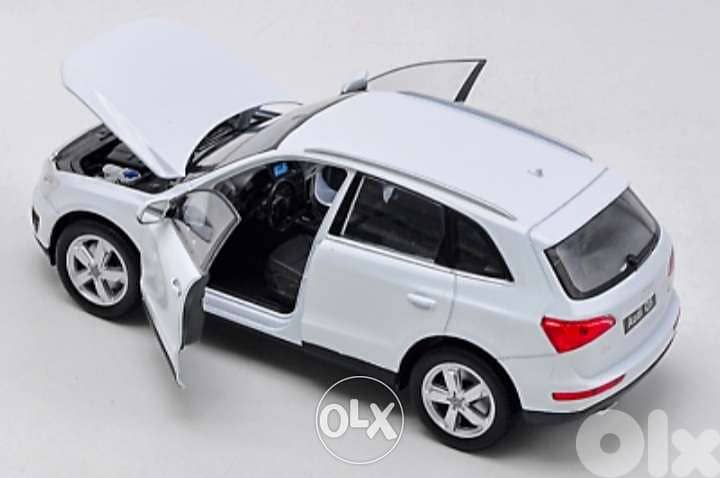 Audi Q5 diecast car model 1:24. 2