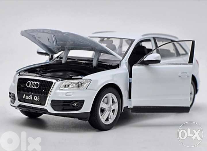 Audi Q5 diecast car model 1:24. 3