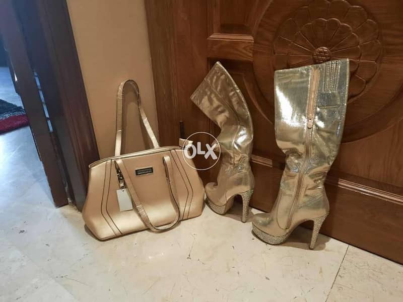 بوطين مع جزدان نمره ٣٧ والجزدان جديد السعر  ٢٥ دولار 3