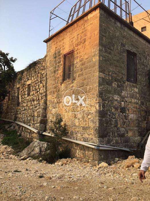 L08745 - Land with a Small Old House in Bouar for Sale 0