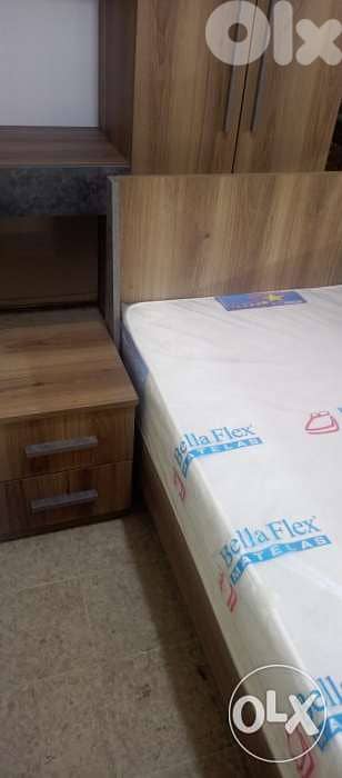 Single bed.  90cmتخت مفرد 2