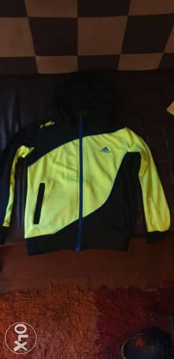 Authentic adidas jacket bought from adidas shop size 10-12 years 145cm