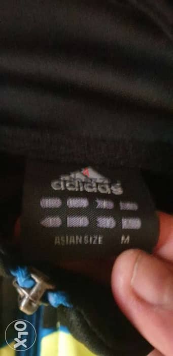 Authentic adidas jacket bought from adidas shop size 10-12 years 145cm 2