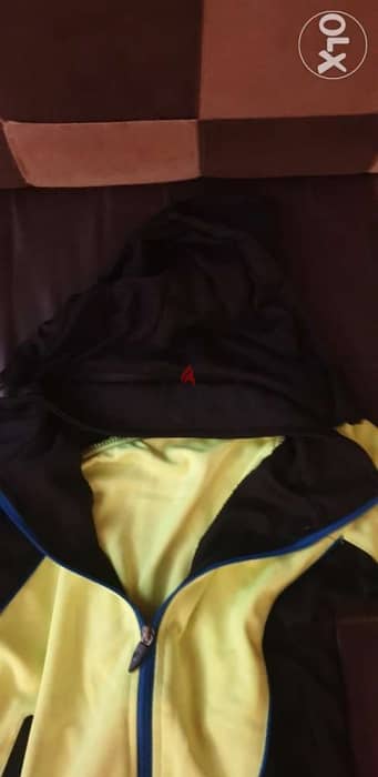 Authentic adidas jacket bought from adidas shop size 10-12 years 145cm 5