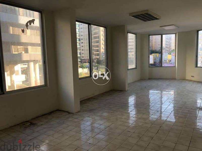 مكتب للايجار في تلة الخياط 0