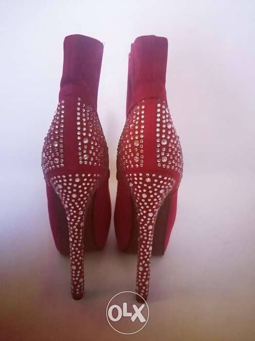 Red boots 1