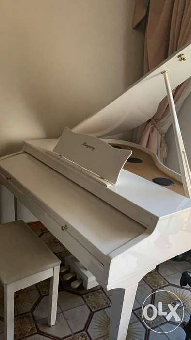 Adagio Ringway Grand piano white 1