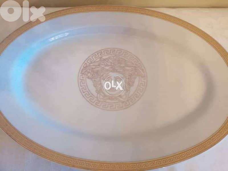 Oval plate Versace 1