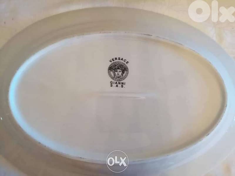 Oval plate Versace 3