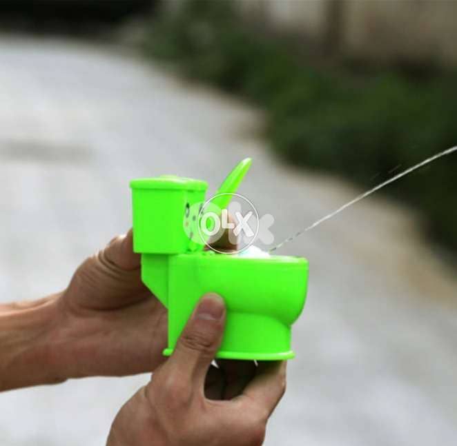 Hilarious toilet water splash prank  toy 1