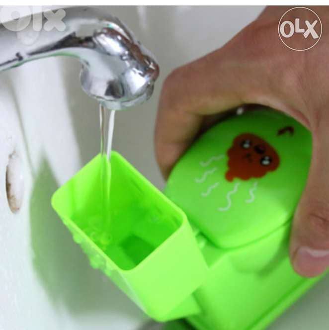 Hilarious toilet water splash prank  toy 2