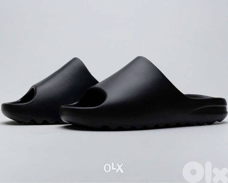 Black Yeezy Slide 0