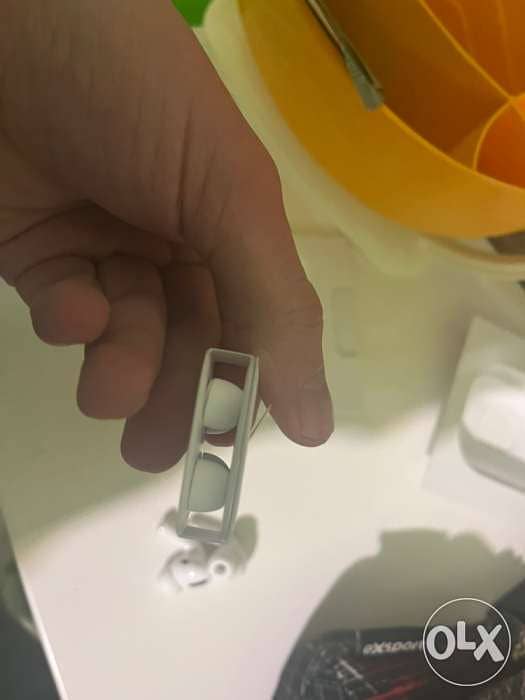Airpods Pro Without Case 5