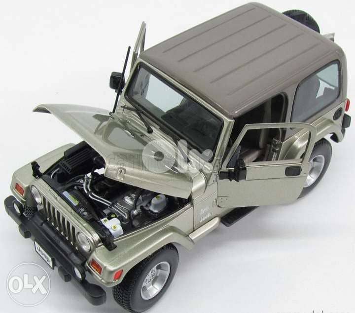 Wrangler Sahara diecast car model 1:18. 5