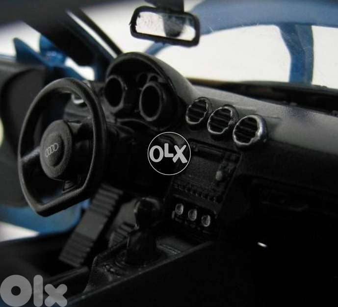 Audi tt Coupe diecast car model 1:18. 4
