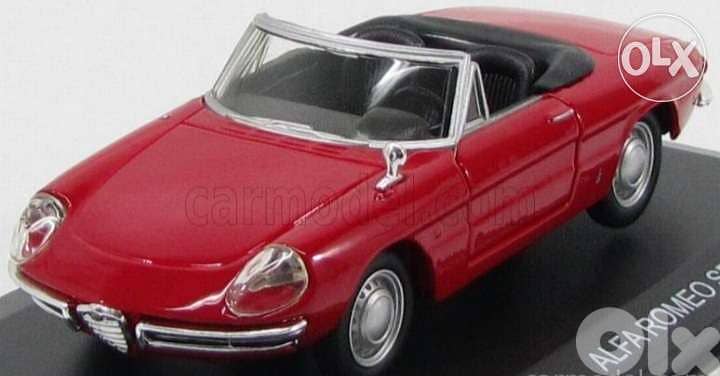 Alfa Romeo Duetto Spider diecast car model 1:32. 0