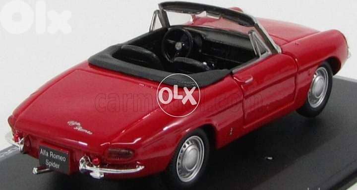 Alfa Romeo Duetto Spider diecast car model 1:32. 4