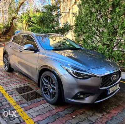 Infinity Q30 2.0T Premium package MY2018 Rymco, like new, low mileage