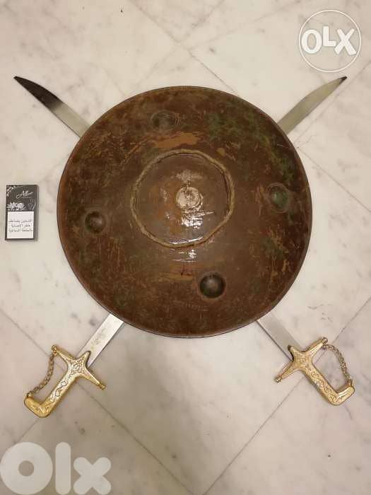 ترس قديم. antique 1