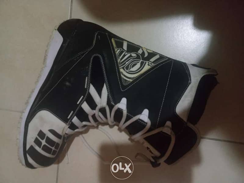Snowboard shoes 1