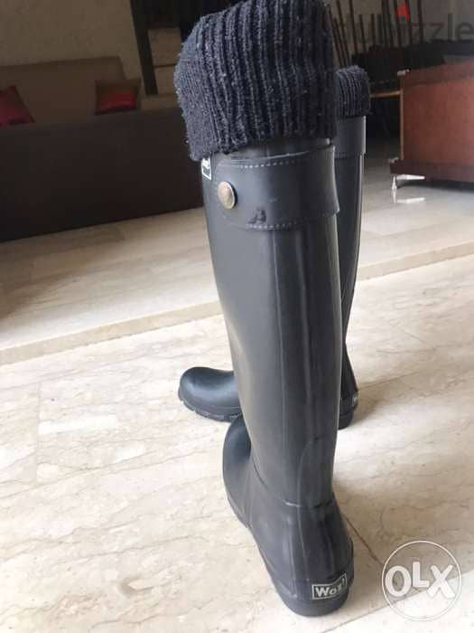 raining shoes Woz brand size 37 1