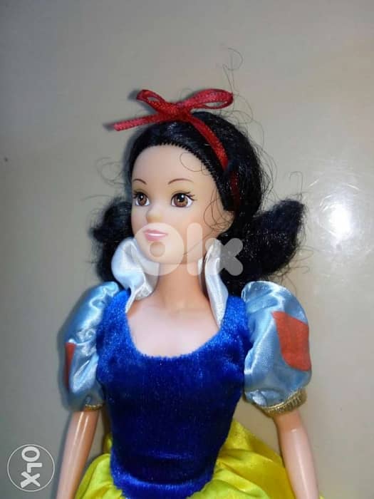 Princess SNOW WHITE Disney original dressed Great doll, bend legs+=25$ 2